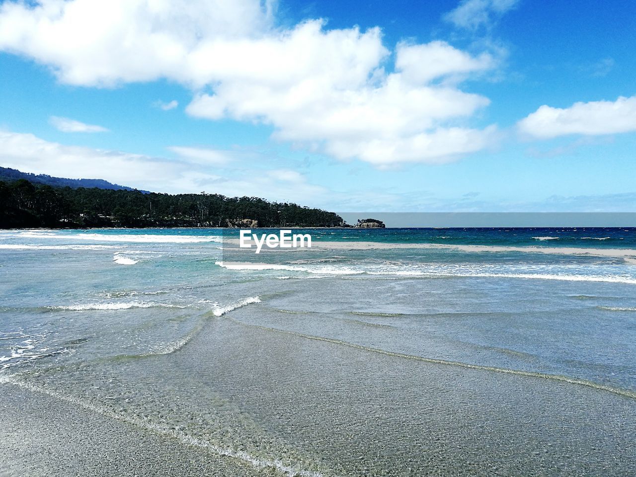 SCENIC VIEW OF BEACH