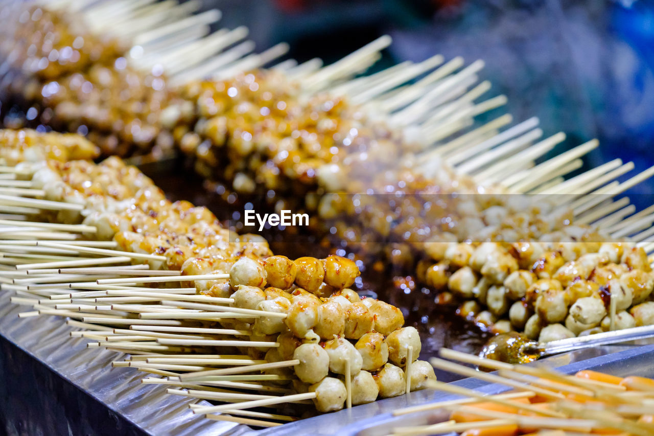 CLOSE-UP OF FOOD IN MARKET