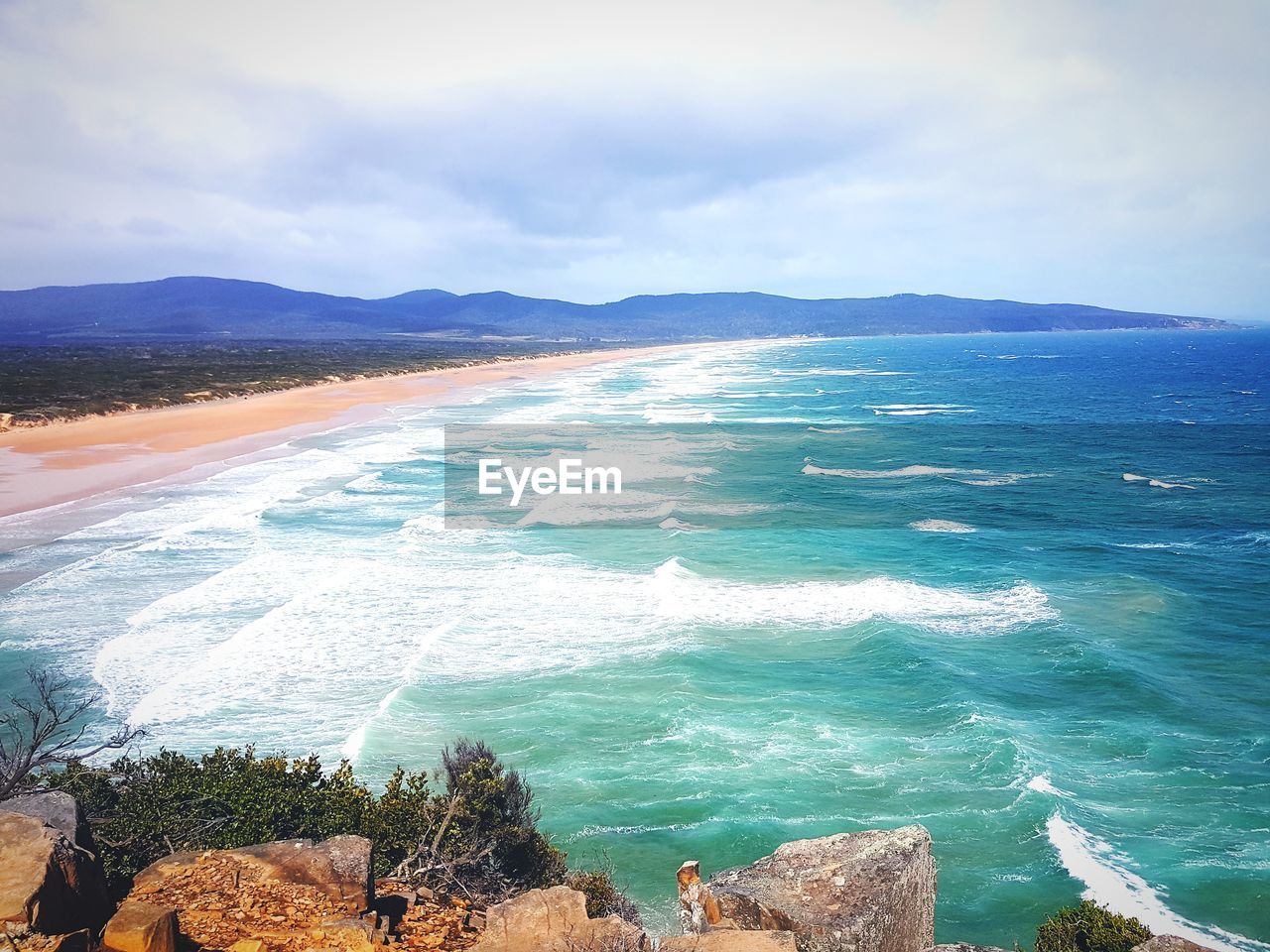 PANORAMIC VIEW OF SEA AGAINST SKY