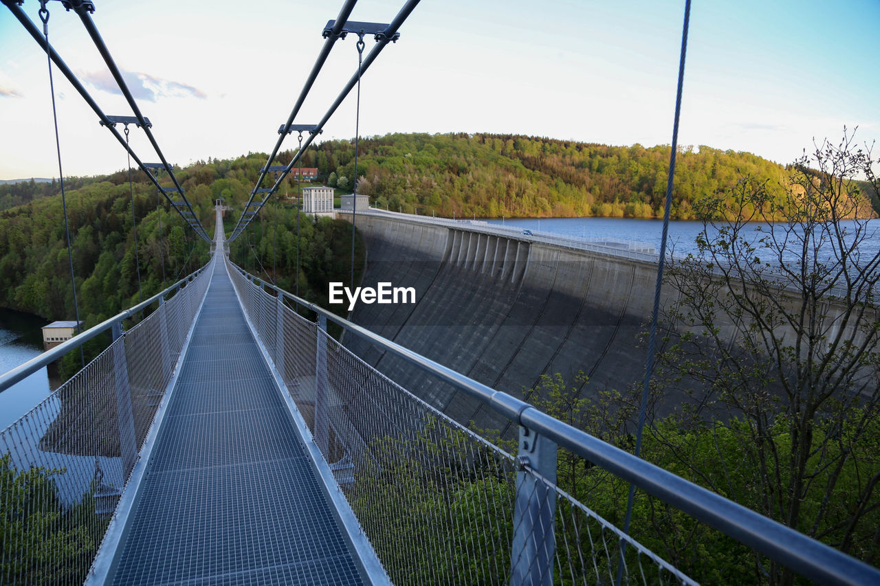 Titan rt suspension footbridge crossing rappbodetalsperre in harz mountains, germany