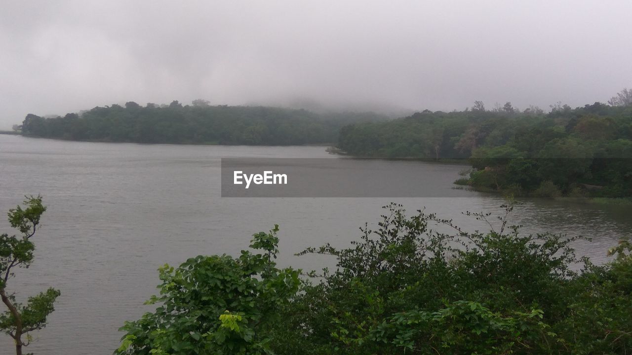 SCENIC VIEW OF RIVER