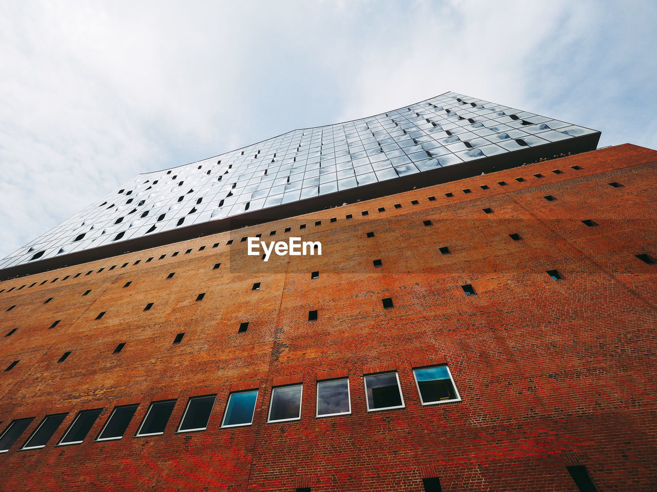 LOW ANGLE VIEW OF BUILDING ROOF