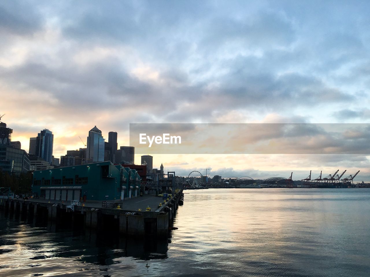 SCENIC VIEW OF RIVER AGAINST SKY