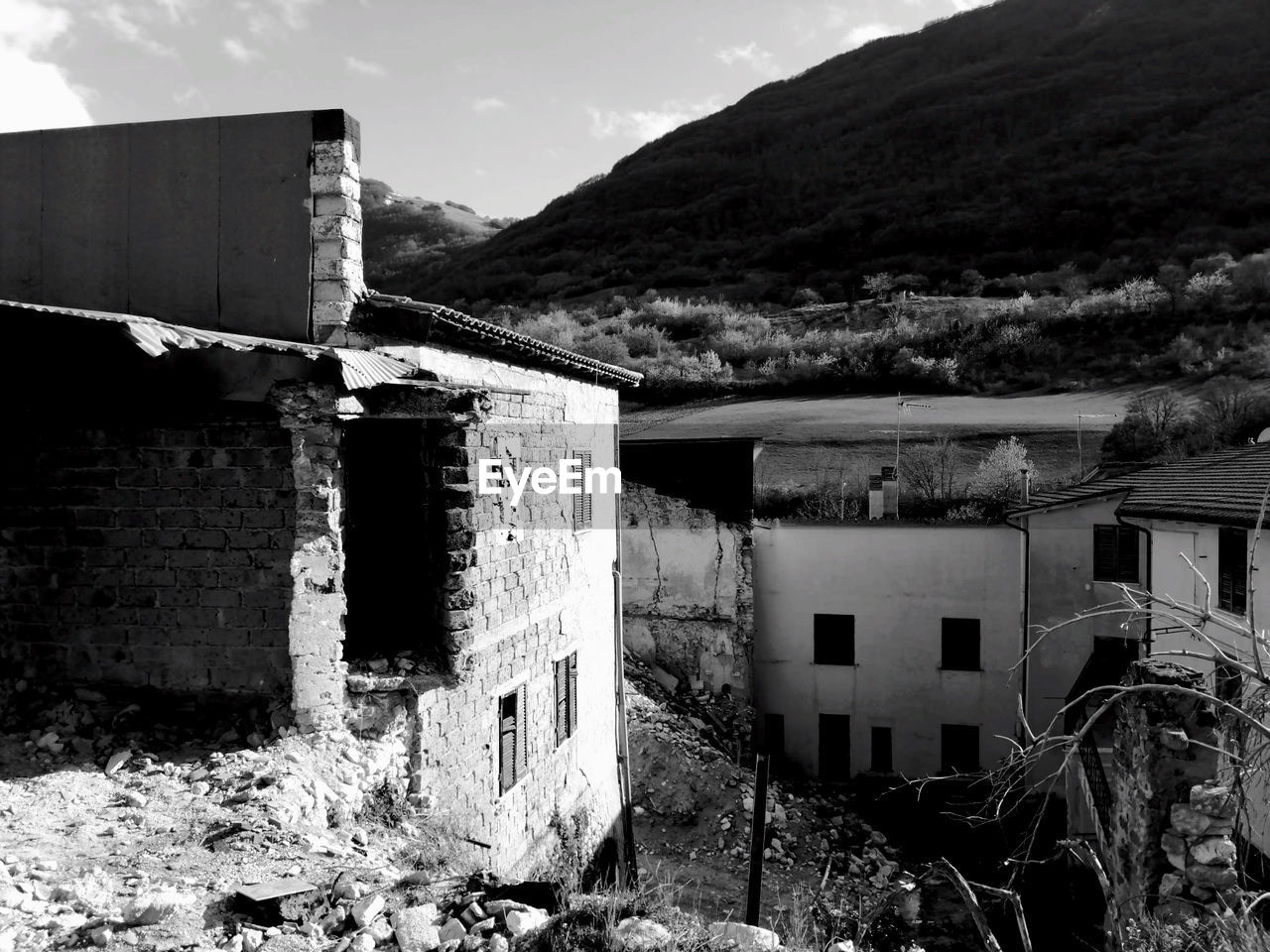 ABANDONED BUILDING AGAINST SKY