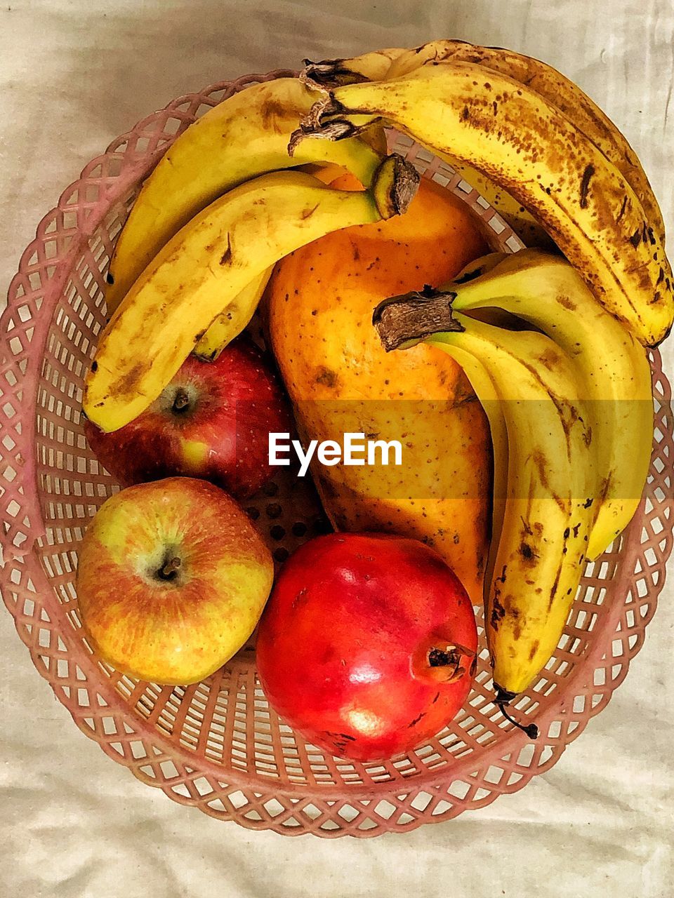 HIGH ANGLE VIEW OF FRUITS IN BASKET