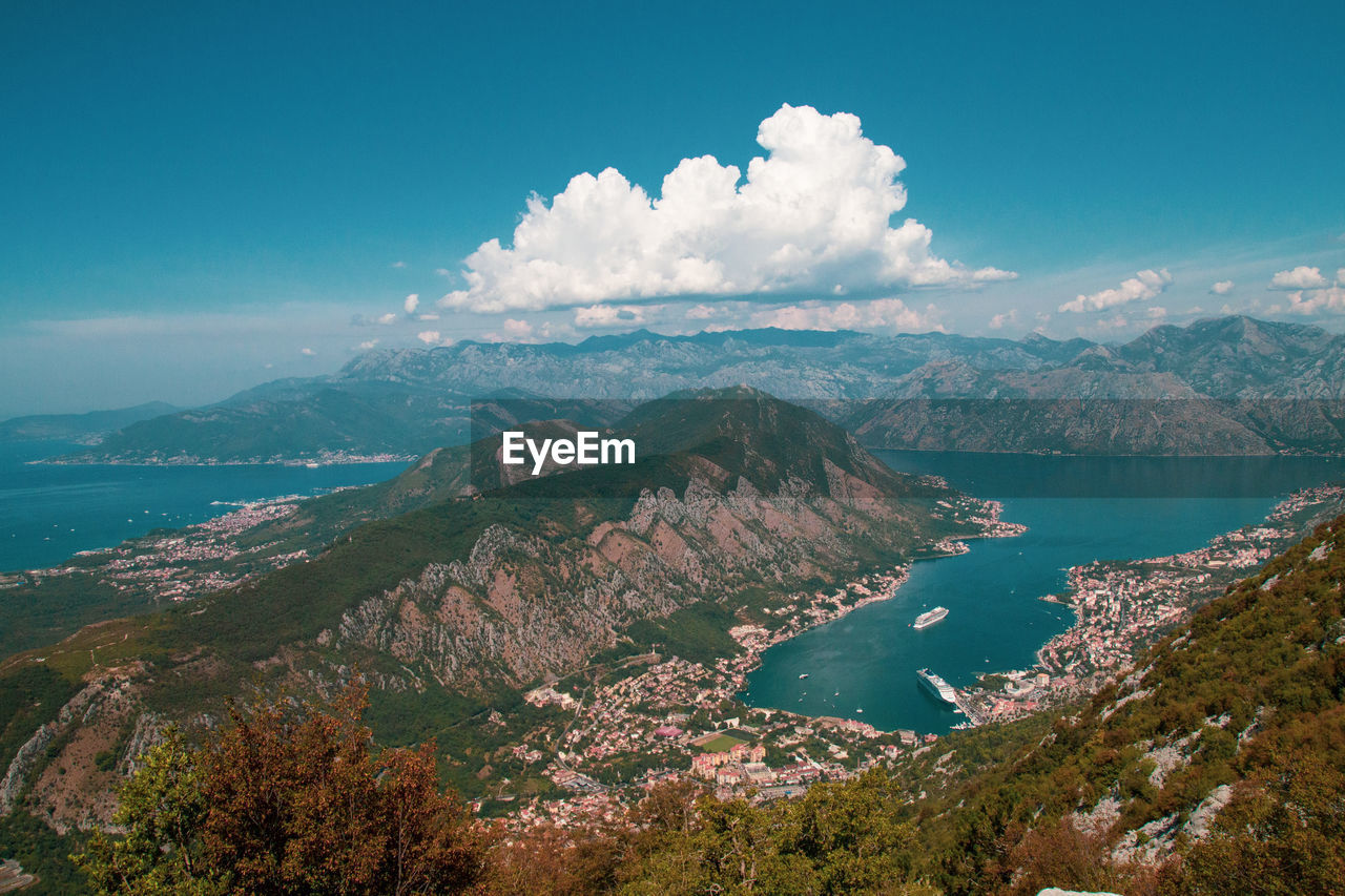 PANORAMIC VIEW OF SEA AGAINST SKY