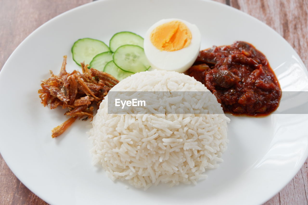 CLOSE-UP OF MEAL SERVED IN PLATE