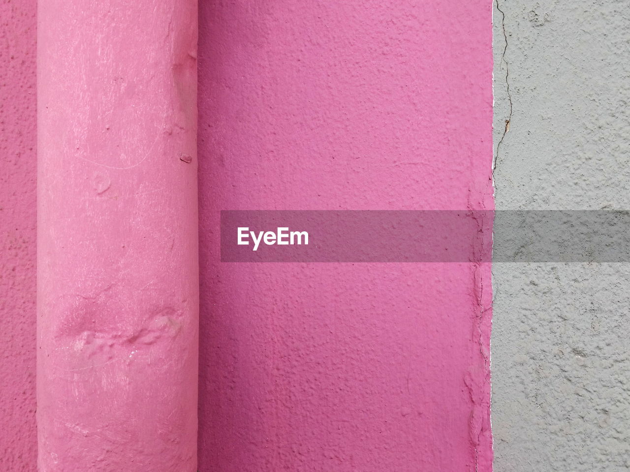 FULL FRAME SHOT OF PINK TEXTURED WALL