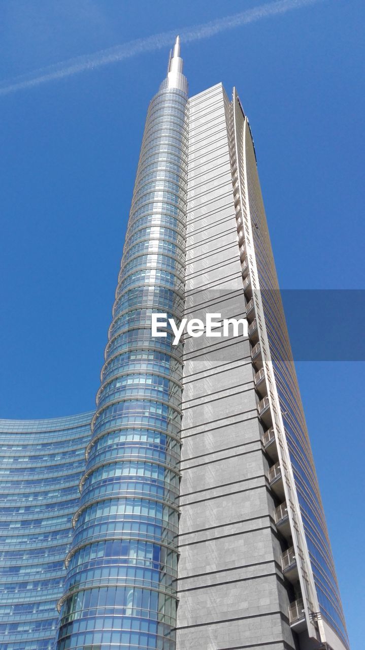 LOW ANGLE VIEW OF SKYSCRAPERS