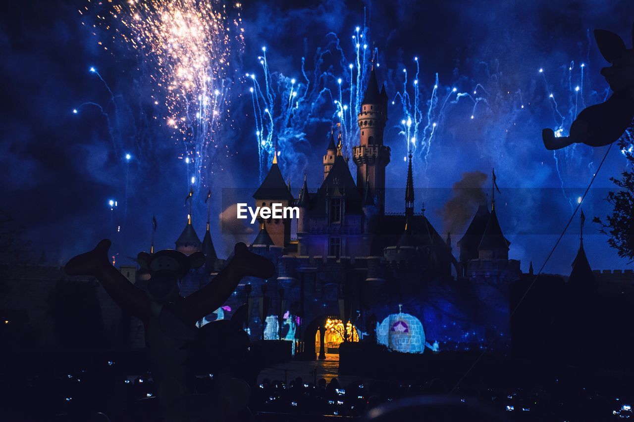 PANORAMIC VIEW OF SKY AT NIGHT