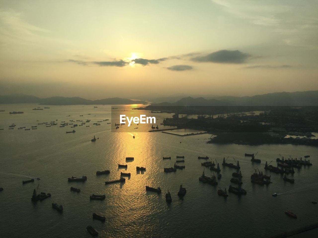 HIGH ANGLE VIEW OF SEA DURING SUNSET