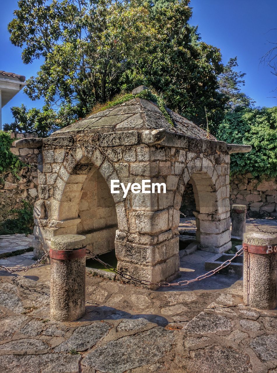 LOW ANGLE VIEW OF OLD RUIN BUILDING