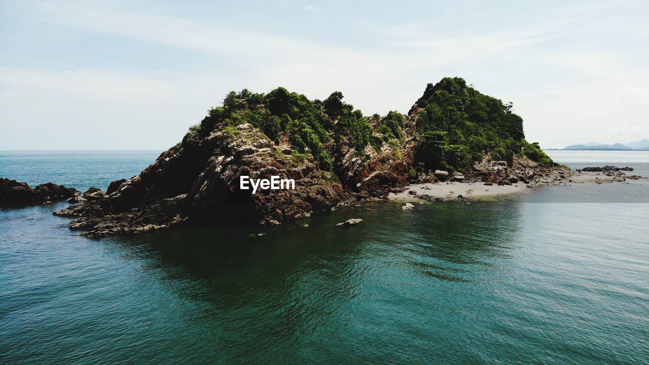 SCENIC VIEW OF SEA AND ROCKS