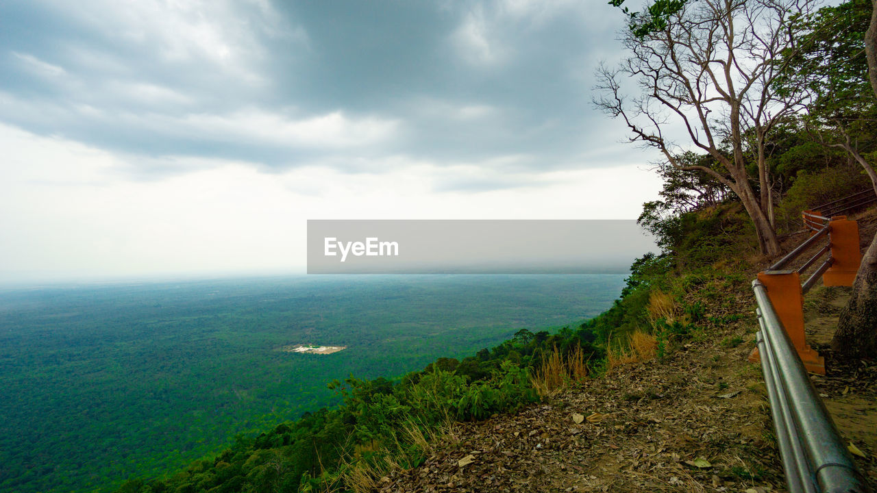 SCENIC VIEW OF SEA AND LANDSCAPE AGAINST SKY