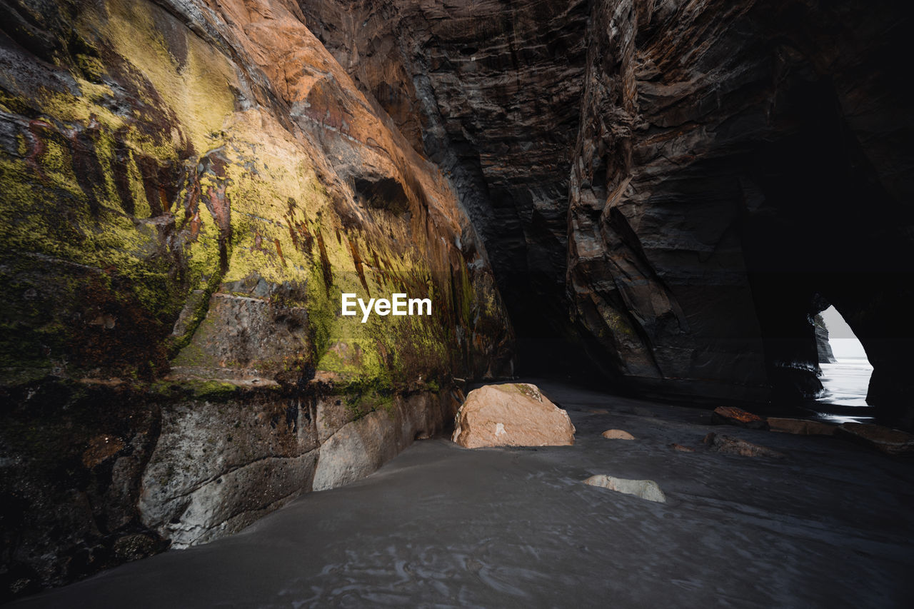 ROCK FORMATION IN WATER