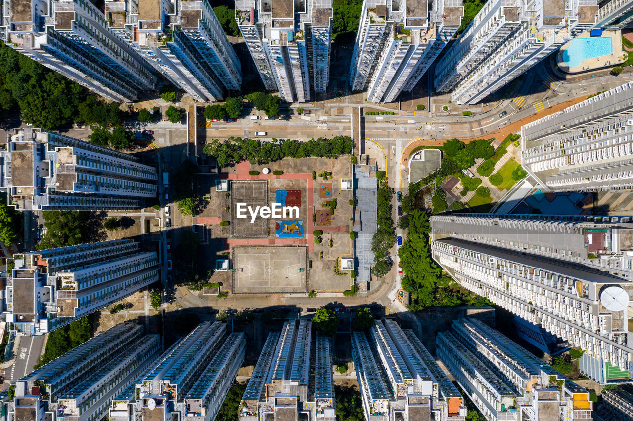 HIGH ANGLE VIEW OF CITY STREET