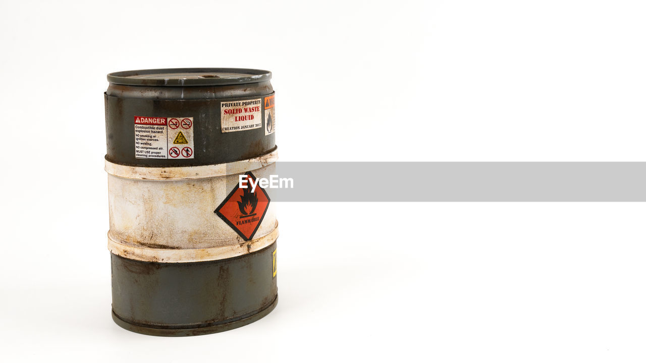 CLOSE UP OF DRINK AGAINST WHITE BACKGROUND