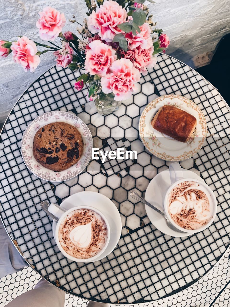 HIGH ANGLE VIEW OF BREAKFAST ON TABLE AT HOME