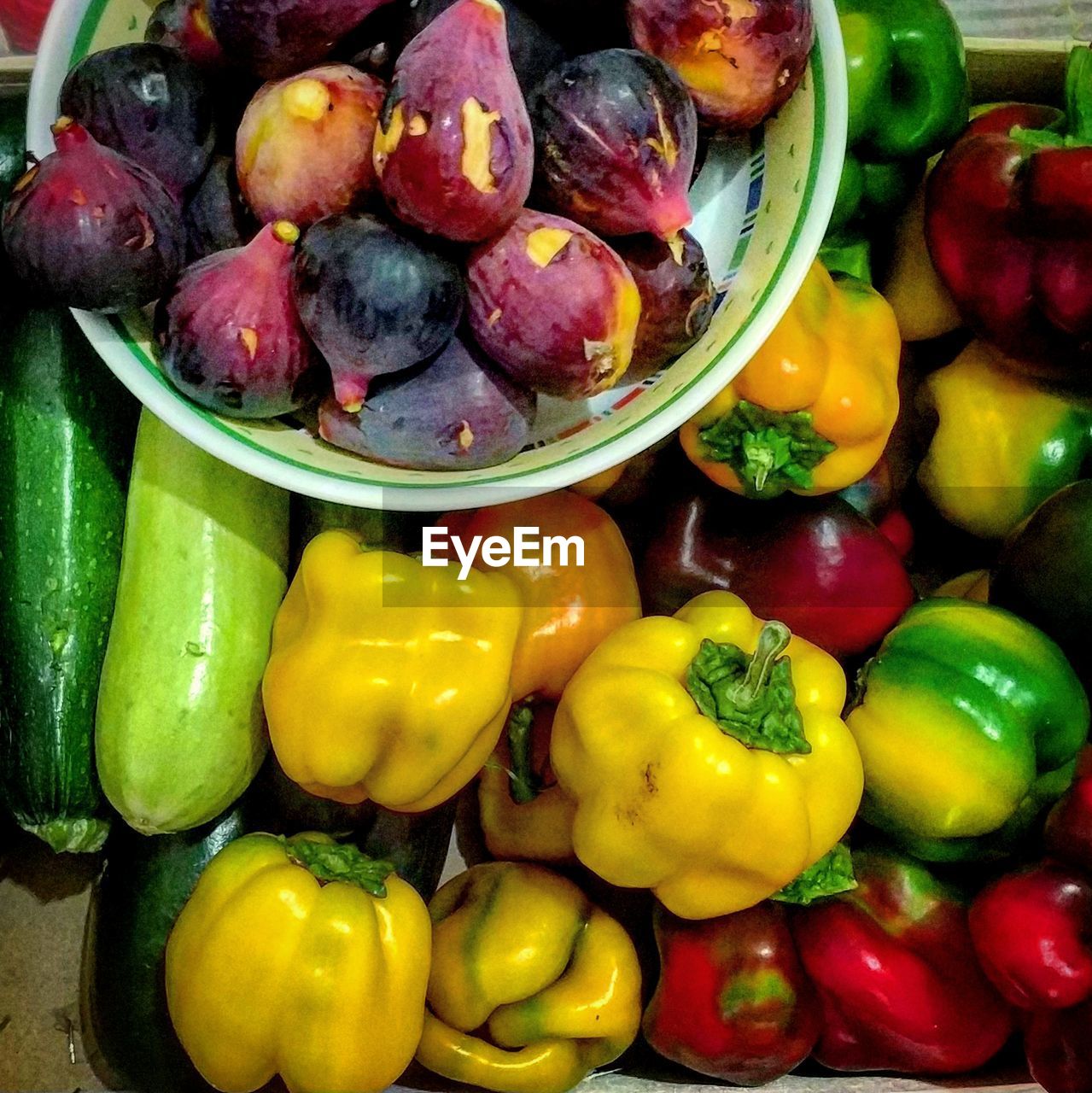 HIGH ANGLE VIEW OF MULTI COLORED TOMATOES