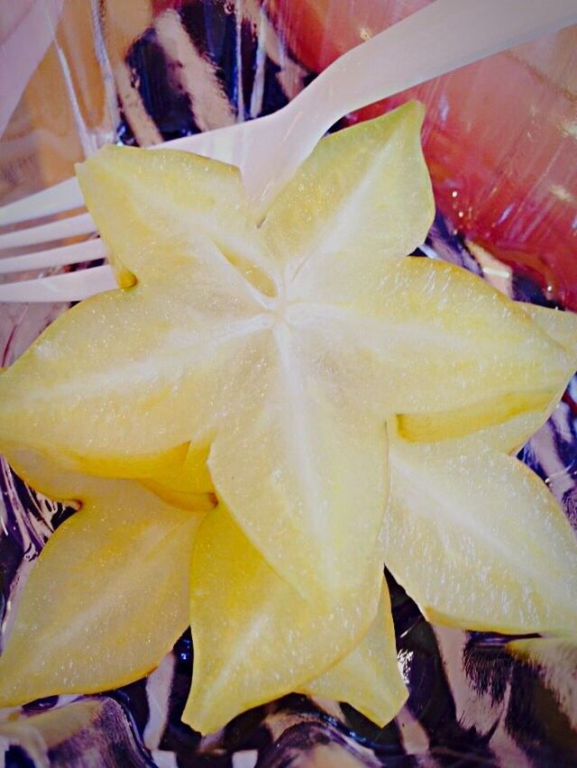 FULL FRAME SHOT OF YELLOW FLOWERS