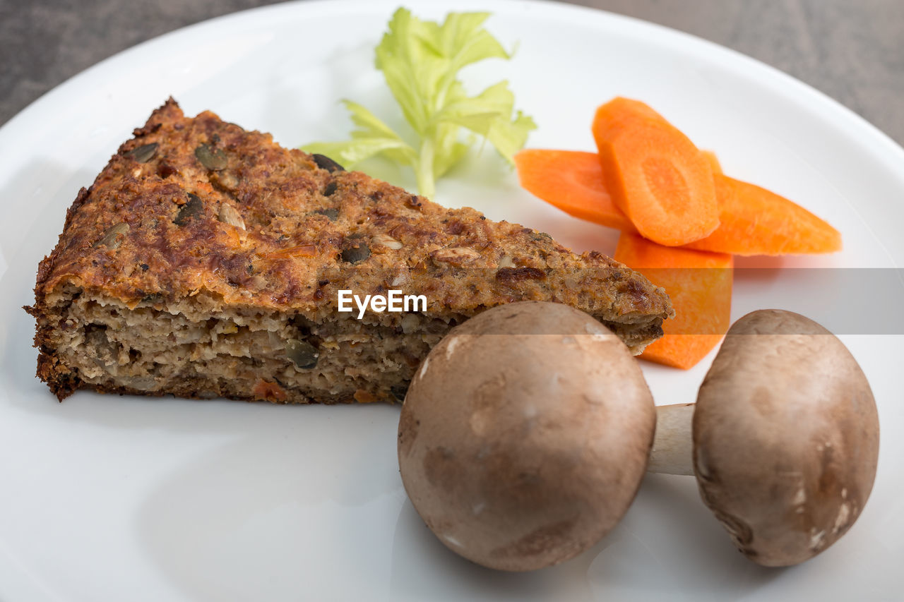 CLOSE-UP OF FOOD ON TABLE