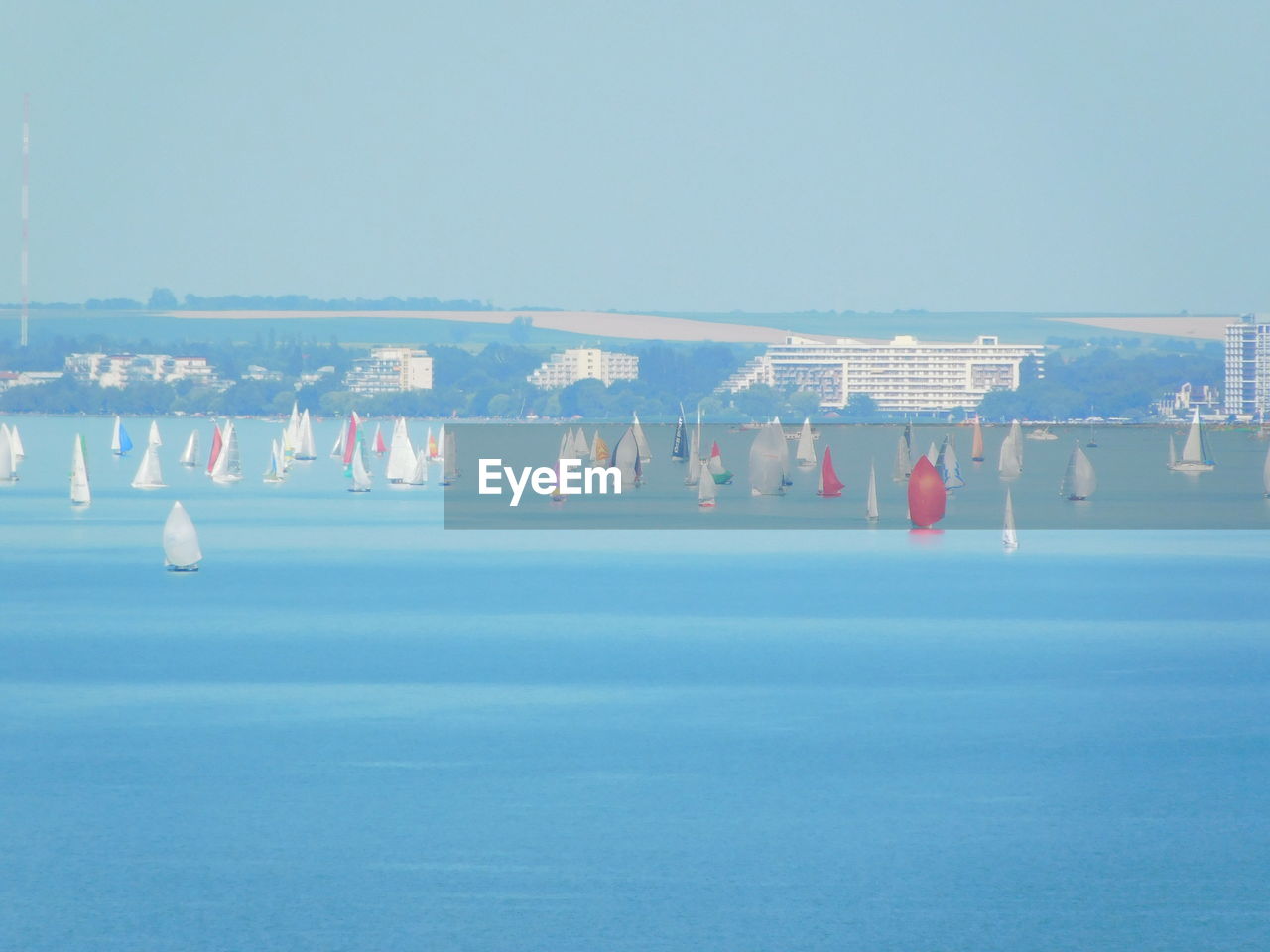 VIEW OF SEA AGAINST CLEAR BLUE SKY