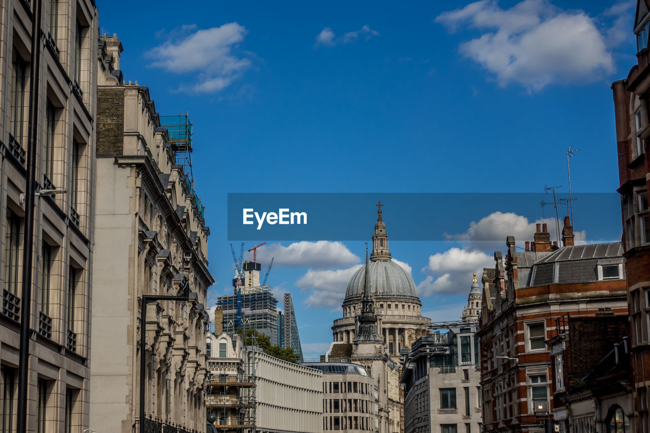 BUILDINGS AGAINST SKY IN CITY