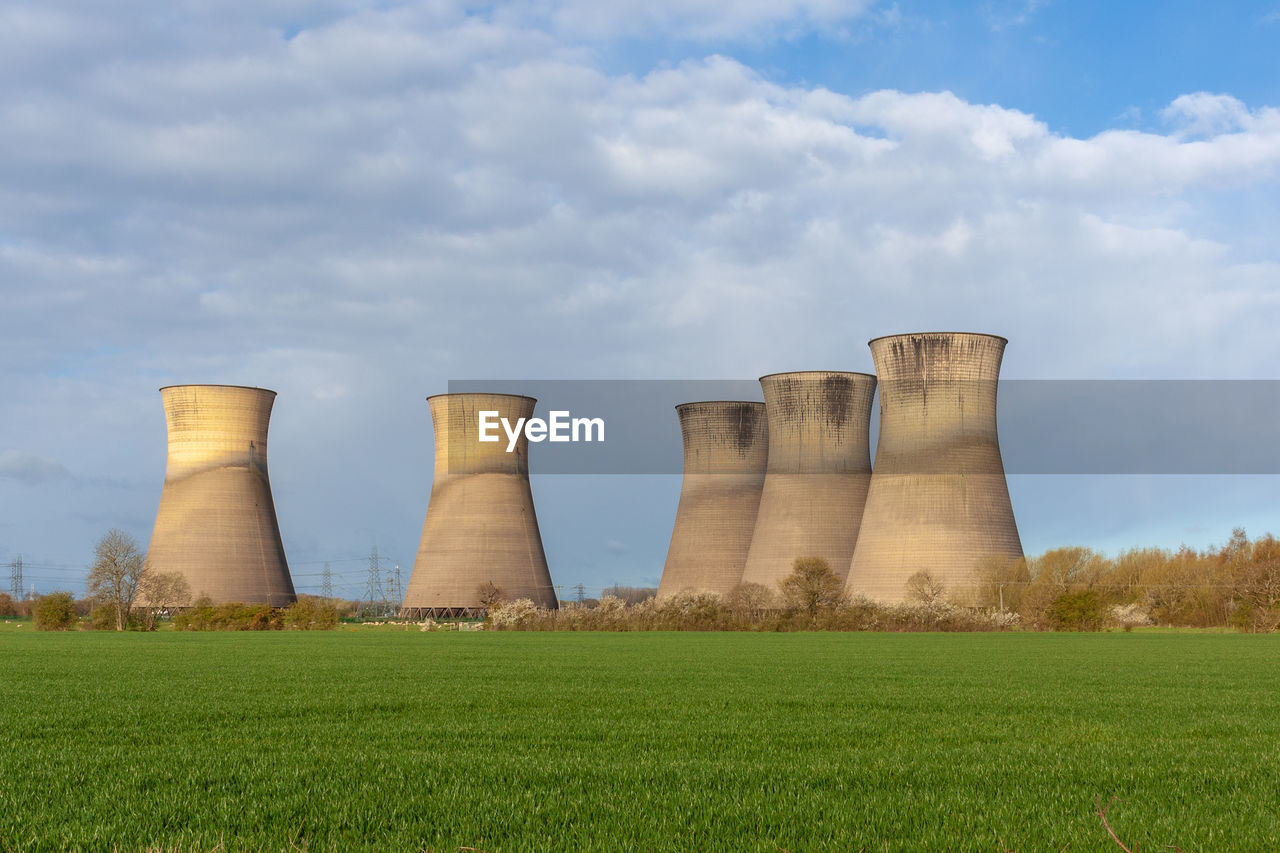 The disused cooling towers of the closed willington power station 