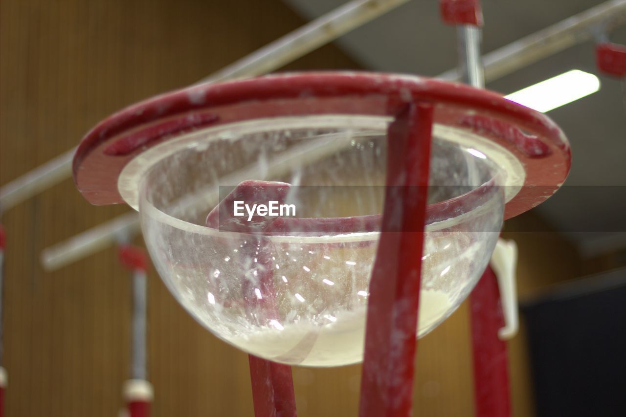 CLOSE-UP OF DRINK ON GLASS