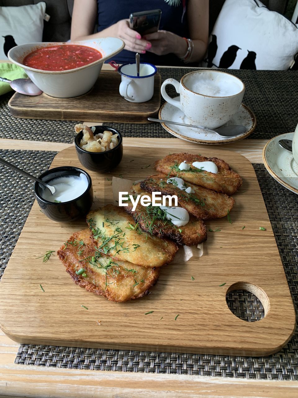 HIGH ANGLE VIEW OF FOOD SERVED IN TRAY