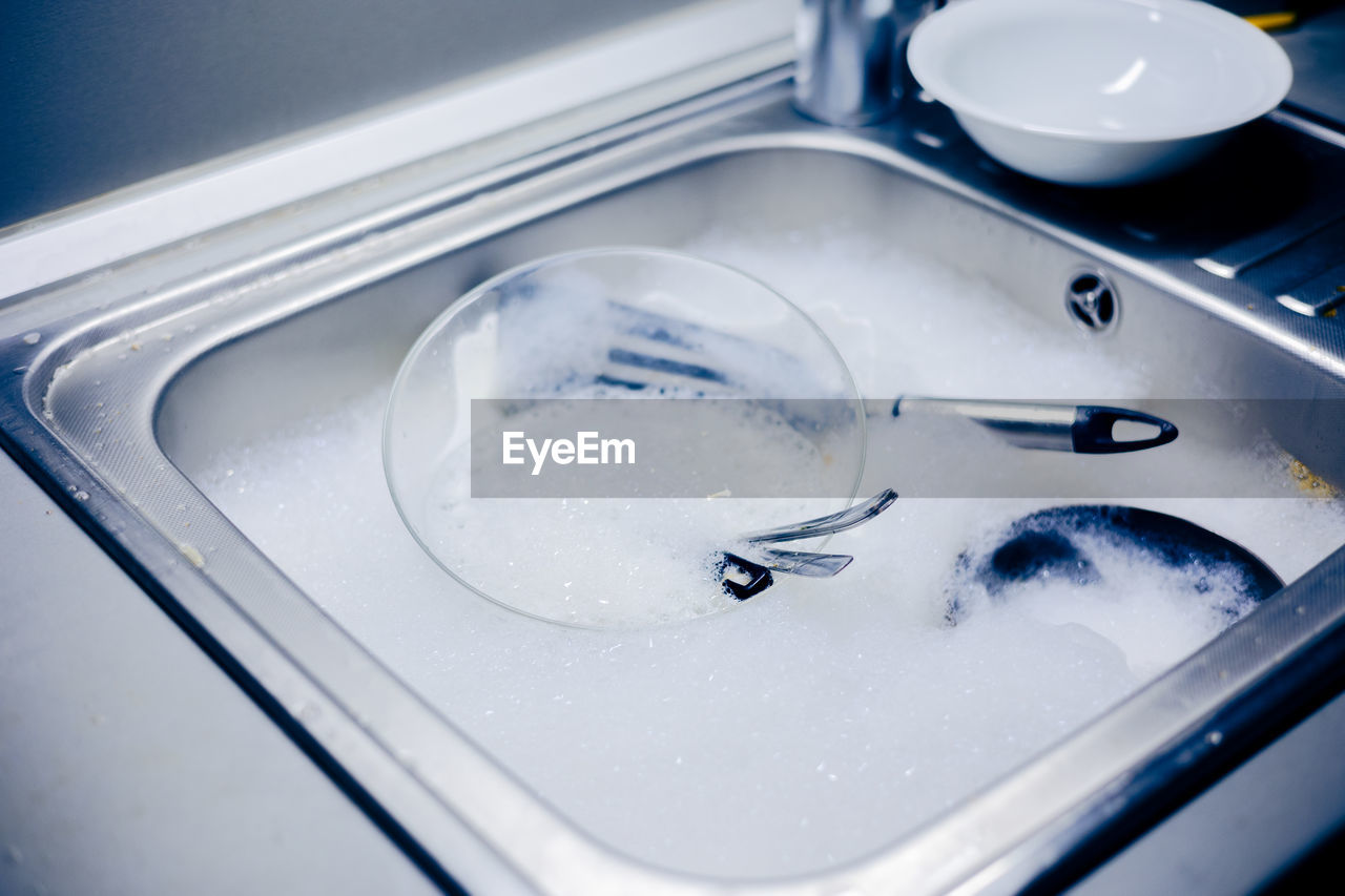household equipment, blue, sink, indoors, domestic room, home, domestic kitchen, no people, hygiene, kitchen, close-up, white, cleaning, water, high angle view, kitchen sink, washing, faucet, plumbing fixture