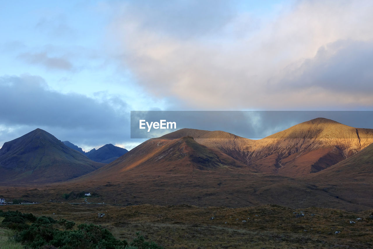 SCENIC VIEW OF MOUNTAIN AGAINST SKY