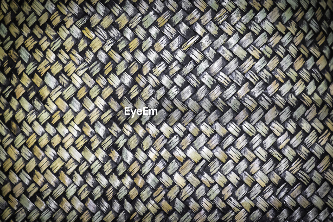 FULL FRAME SHOT OF PAVING STONES