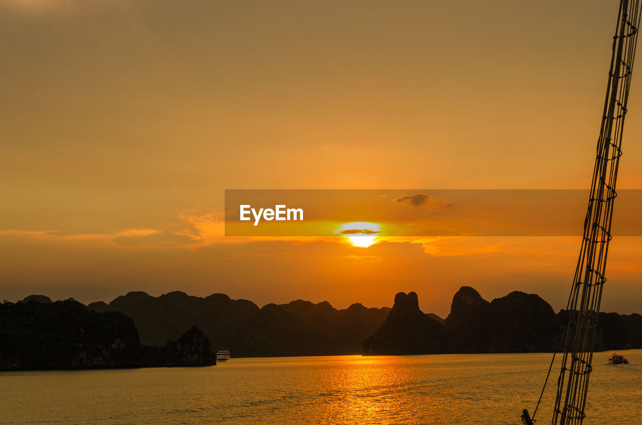 Sunset at ha long bay - vietnam