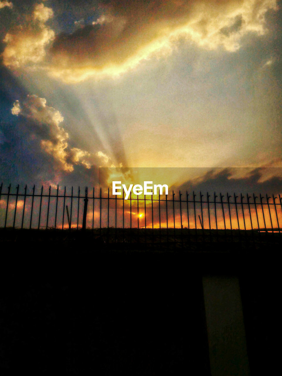 SCENIC VIEW OF SUNSET AGAINST SKY