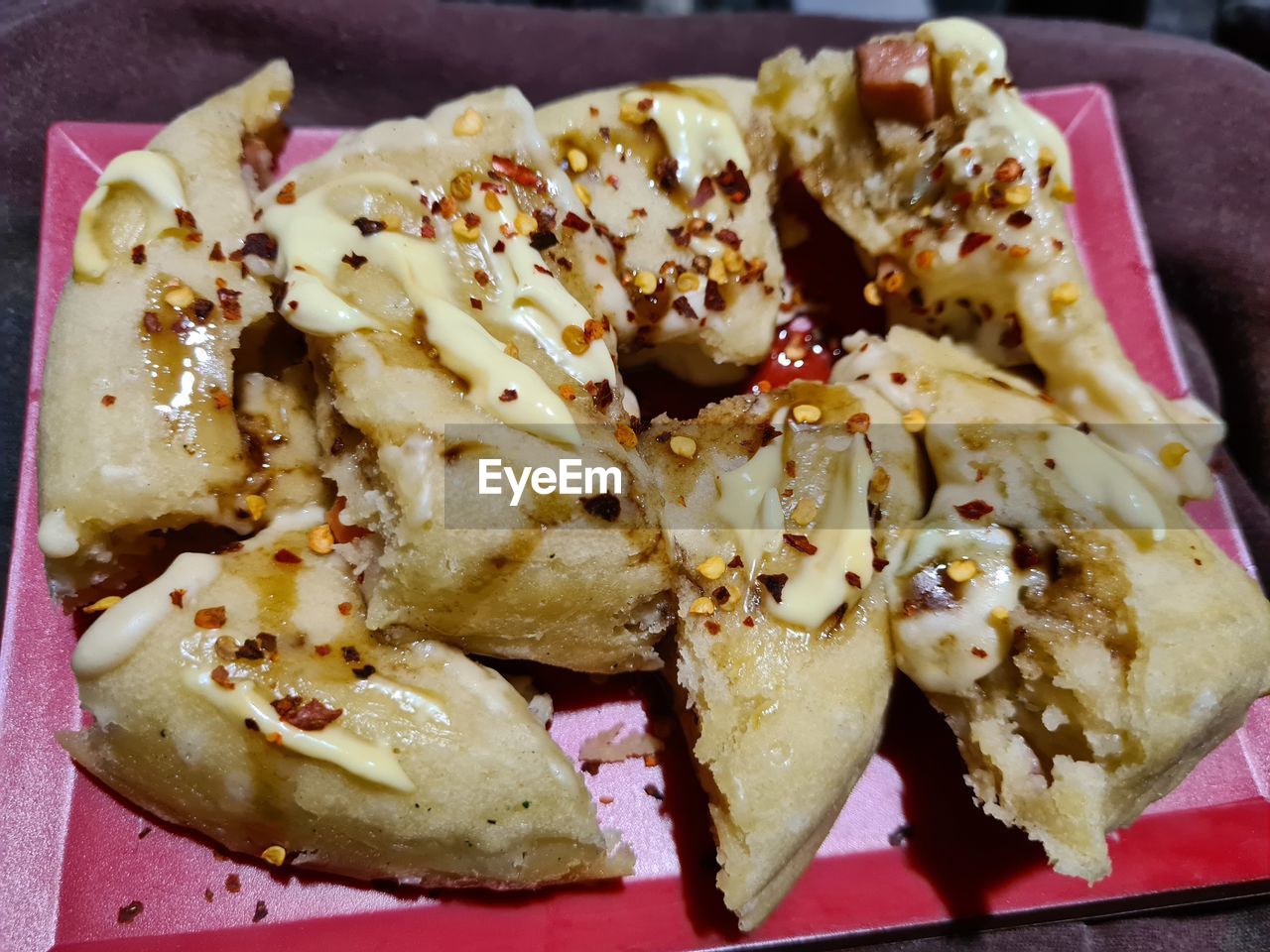 HIGH ANGLE VIEW OF MEAL SERVED IN PLATE