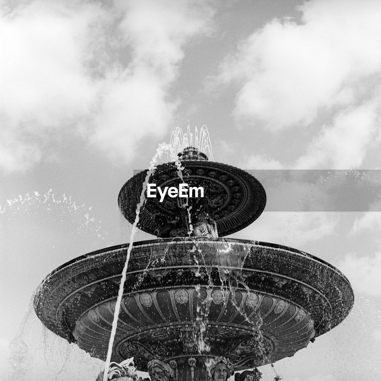 LOW ANGLE VIEW OF FERRIS WHEEL AGAINST SKY