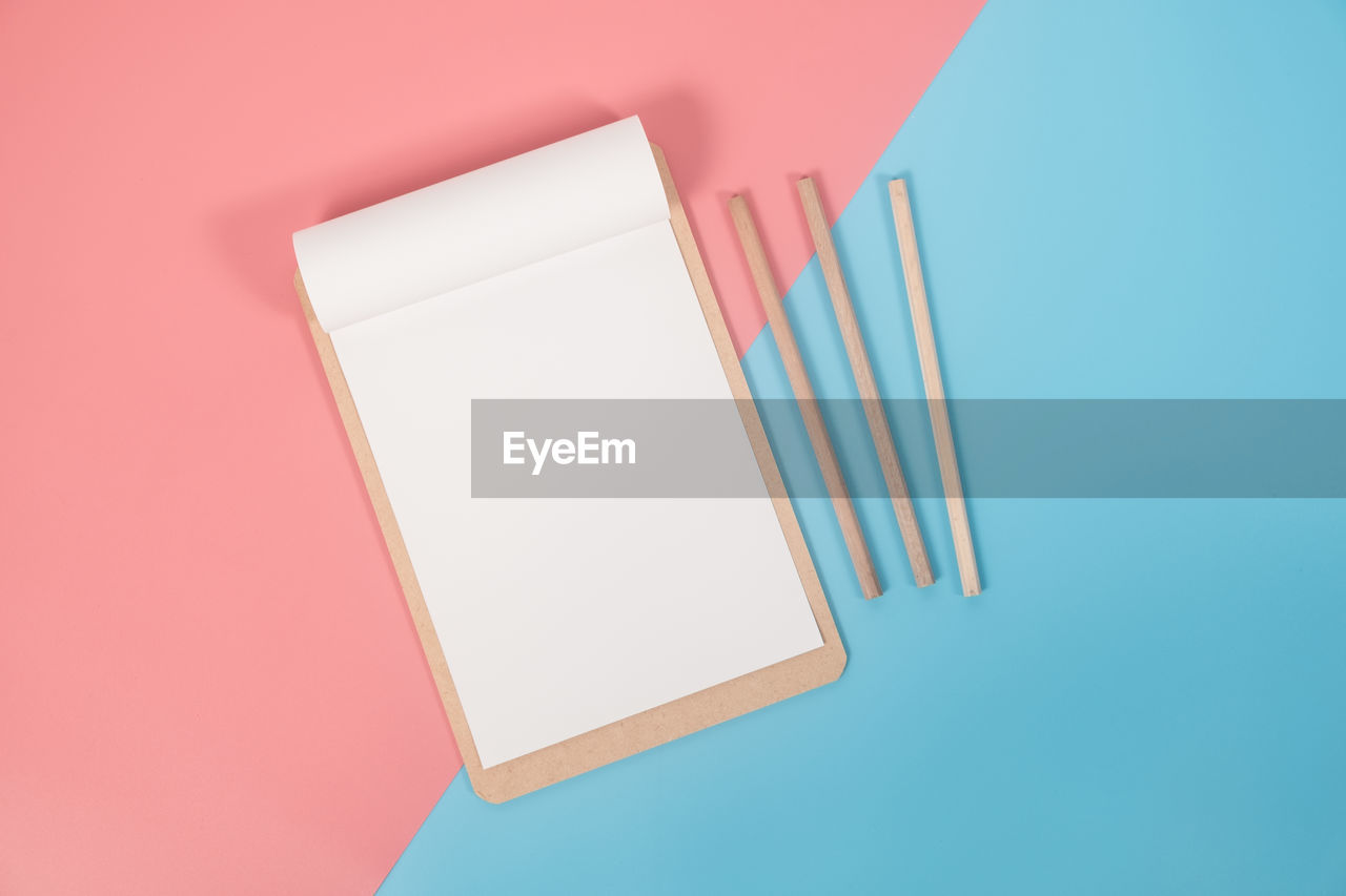 HIGH ANGLE VIEW OF EMPTY PAPER