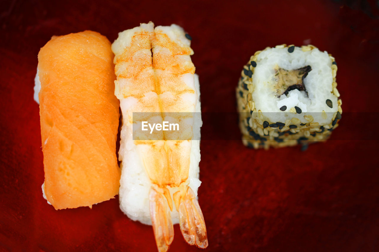 food and drink, food, healthy eating, freshness, wellbeing, sushi, dish, cuisine, produce, asian food, no people, indoors, close-up, california roll, still life, japanese food, snack, seafood, rice