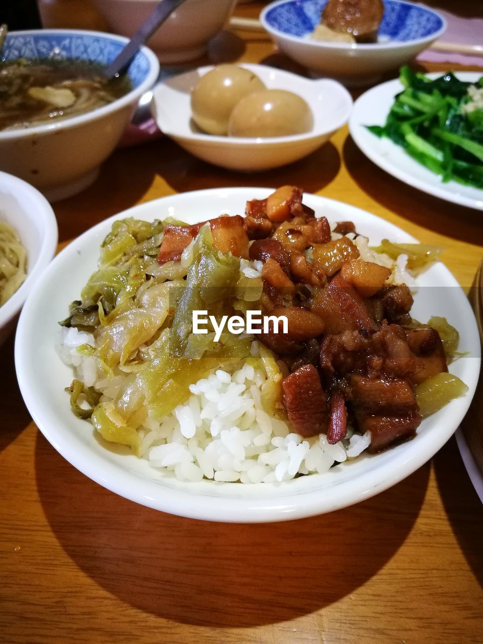 CLOSE-UP OF FOOD SERVED ON TABLE