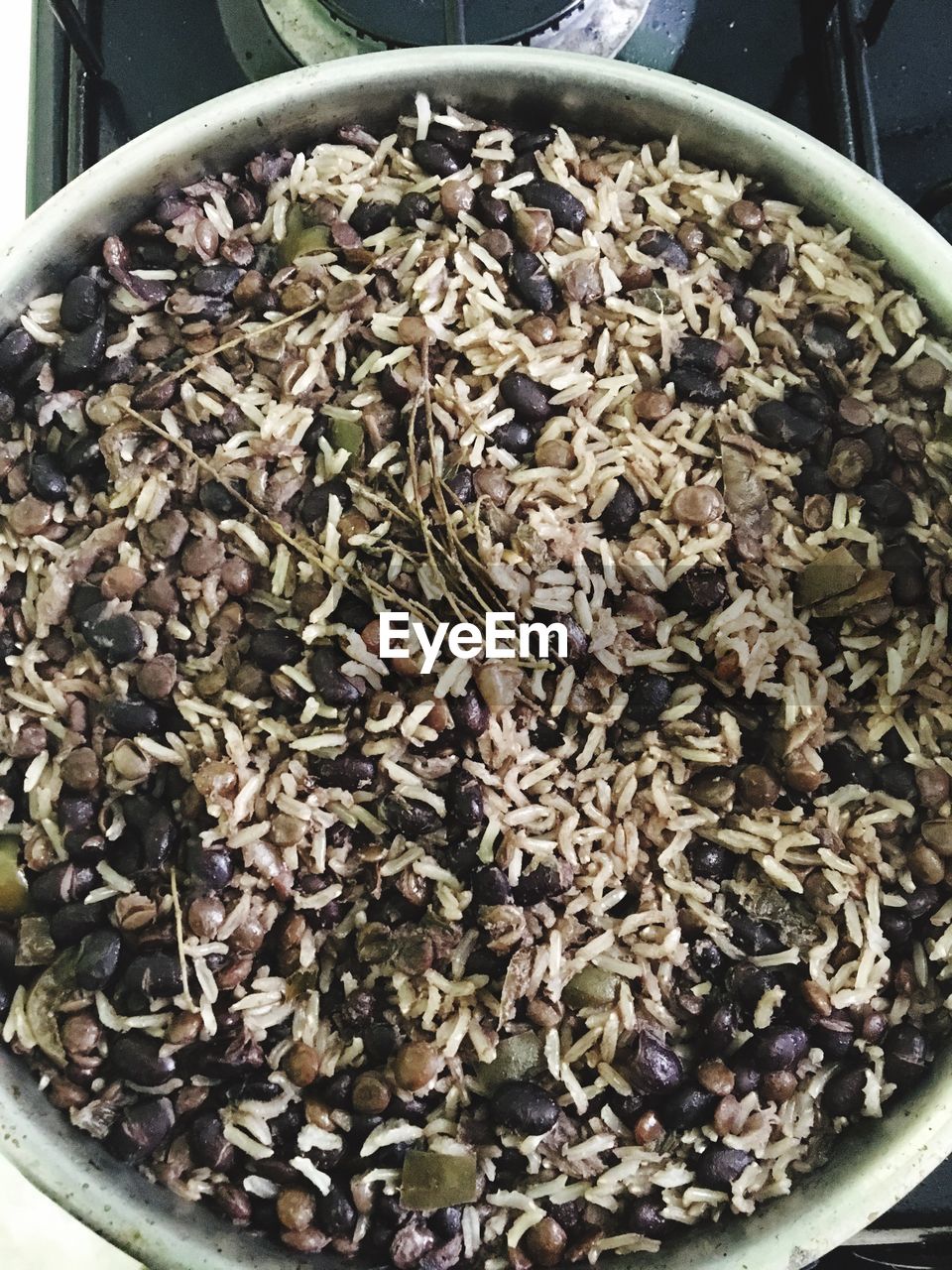 HIGH ANGLE VIEW OF VEGETABLES