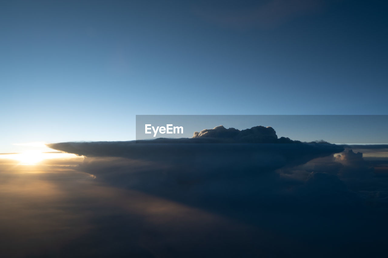 SCENIC VIEW OF MOUNTAIN AGAINST CLEAR SKY