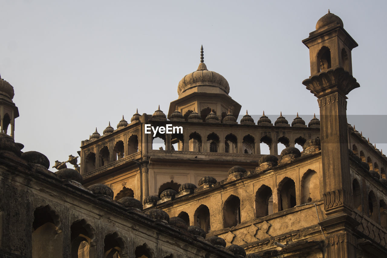 LOW ANGLE VIEW OF A BUILDING