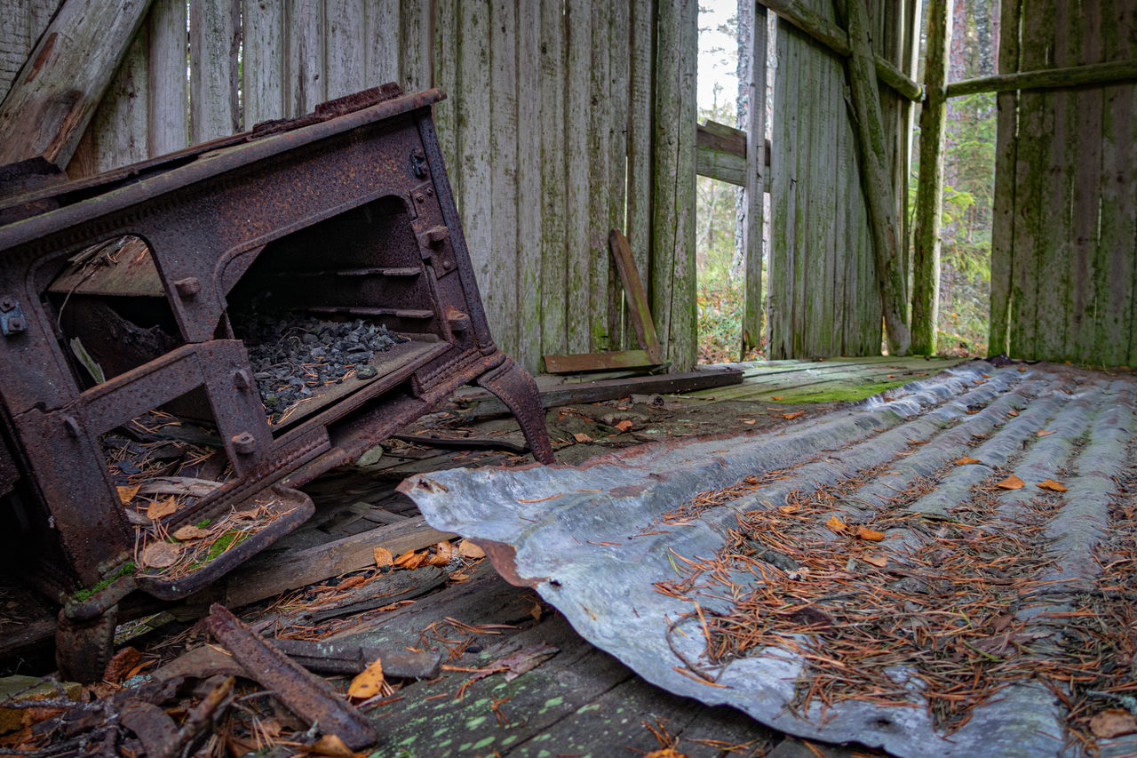 VIEW OF OLD ABANDONED HOUSE