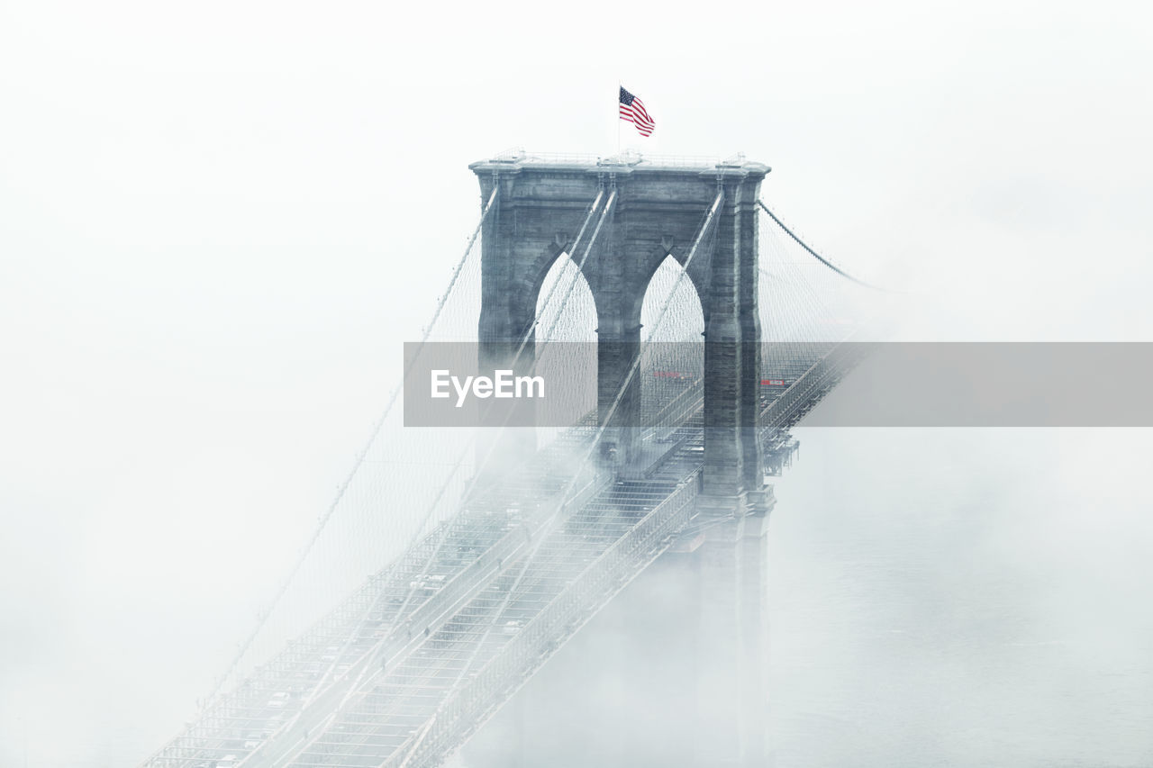Brooklyn bridge in fog
