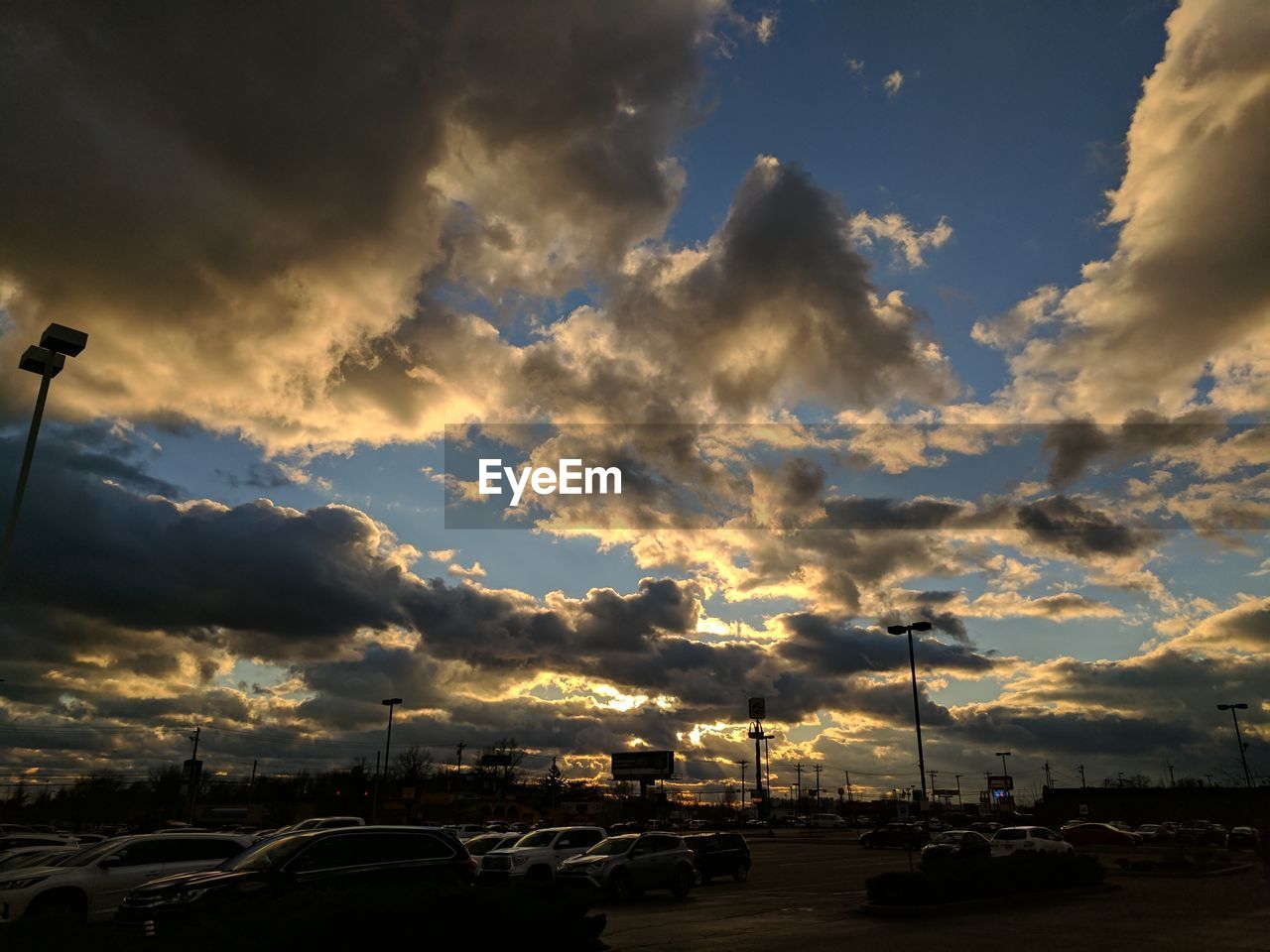 PANORAMIC VIEW OF SKY DURING SUNSET