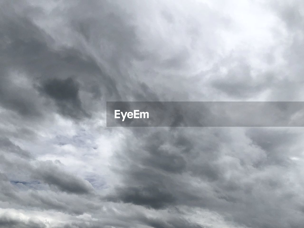 LOW ANGLE VIEW OF CLOUDY SKY