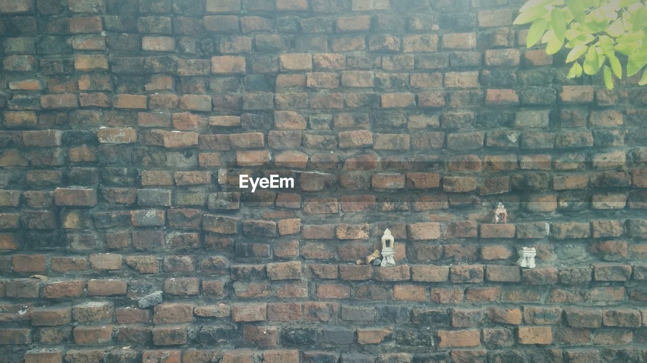 VIEW OF BRICK WALL