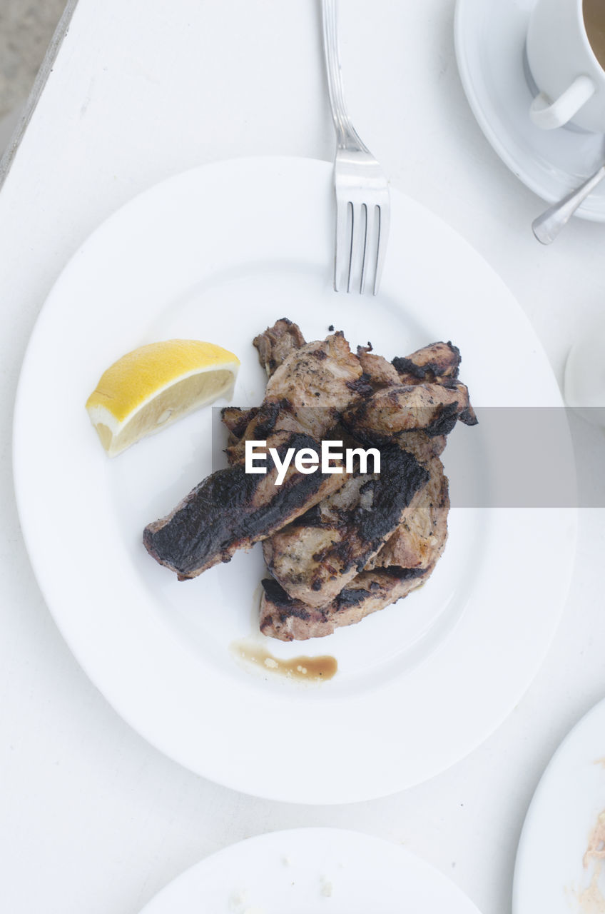 HIGH ANGLE VIEW OF FOOD ON PLATE