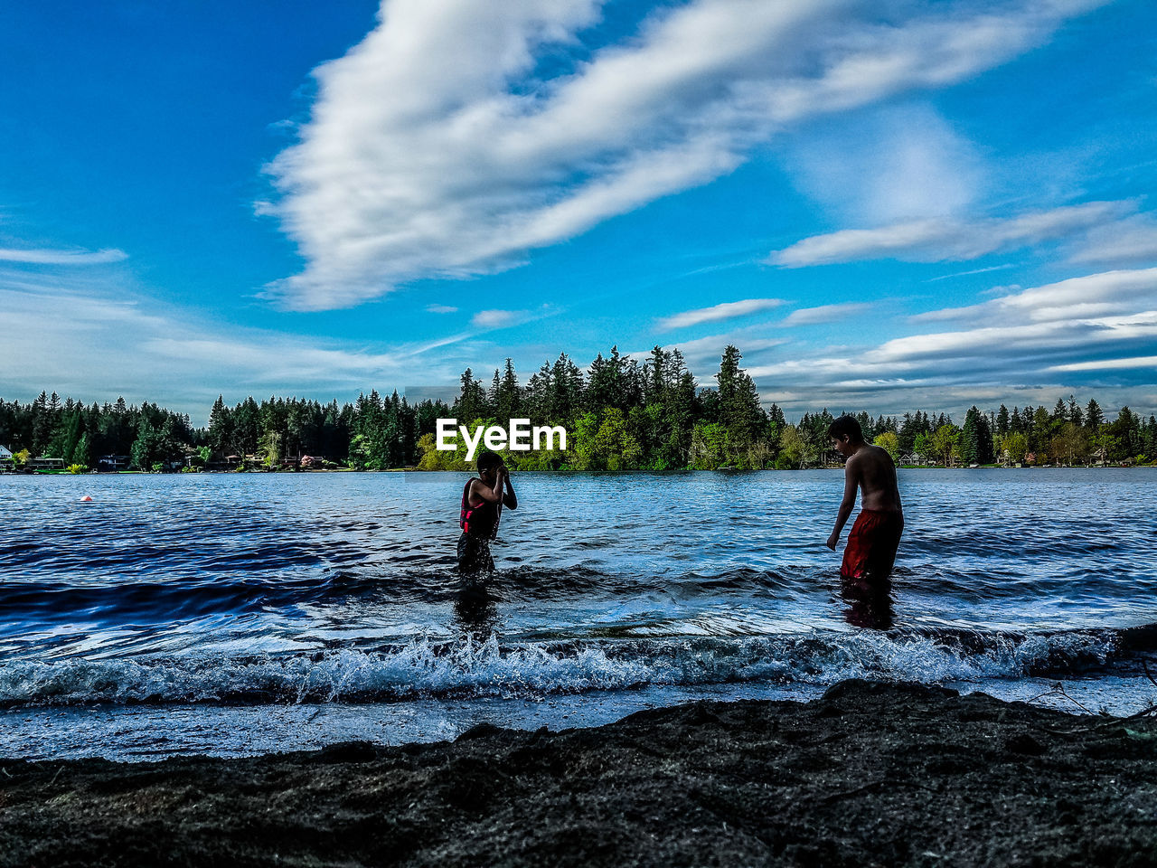 SCENIC VIEW OF RIVER AGAINST SKY